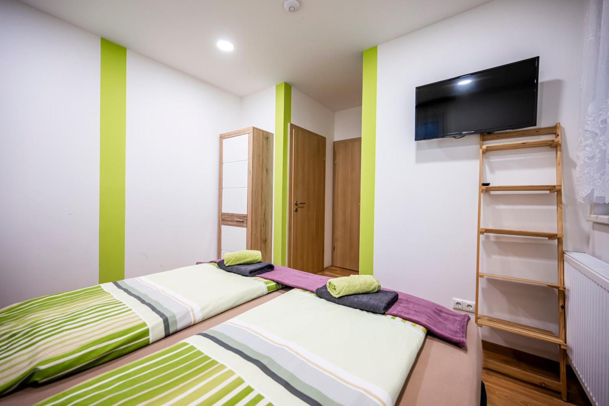 Die Schlafstube - Bed & Breakfast Цельтвеґ Екстер'єр фото